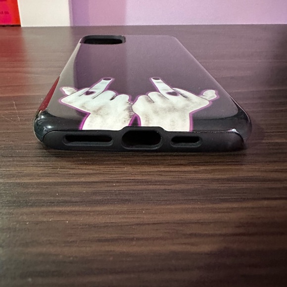 Yungblud inspired iPhone case - Picture 7 of 8